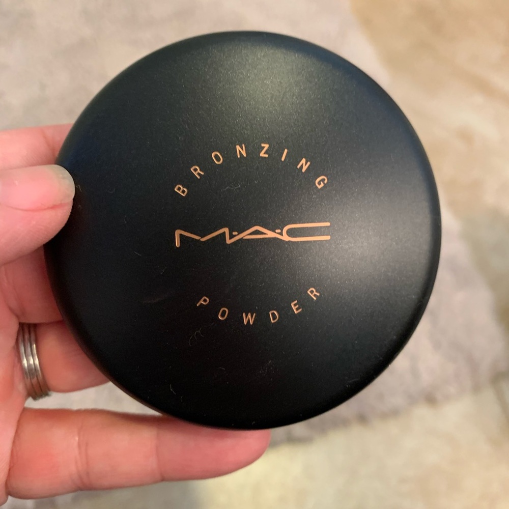 Mac bronzing powder